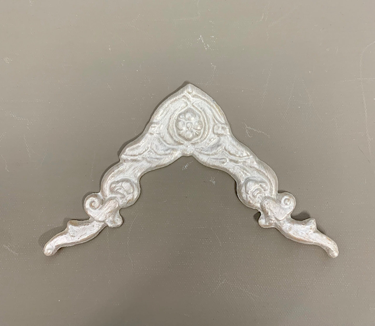 Corner - C38 Neoclassical (not sold as a pair)