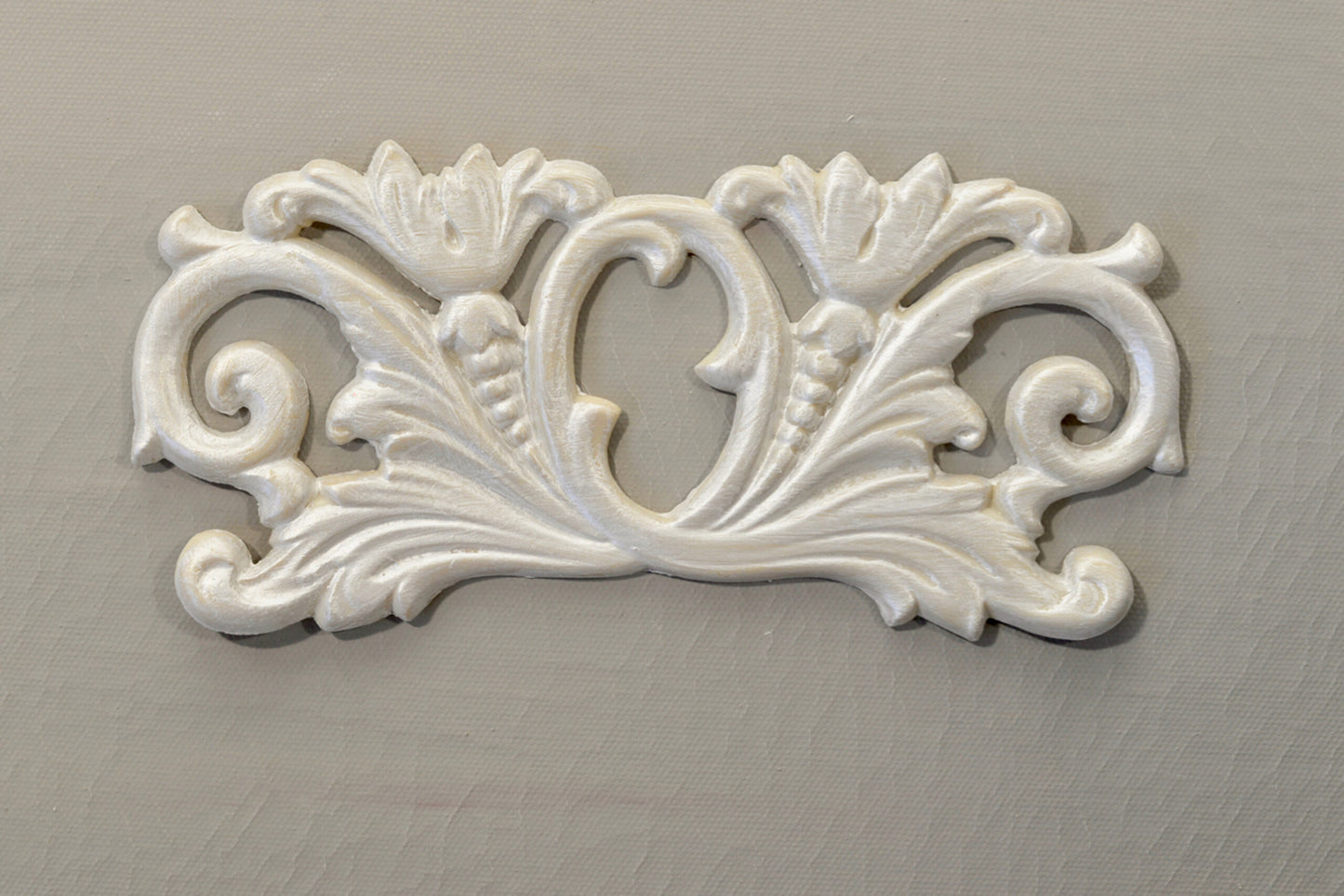 Pediment - P17 Floral Scroll