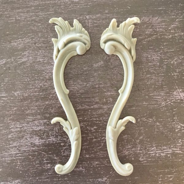 Scroll - SC4 Small Rococo Style (sold as a pair)